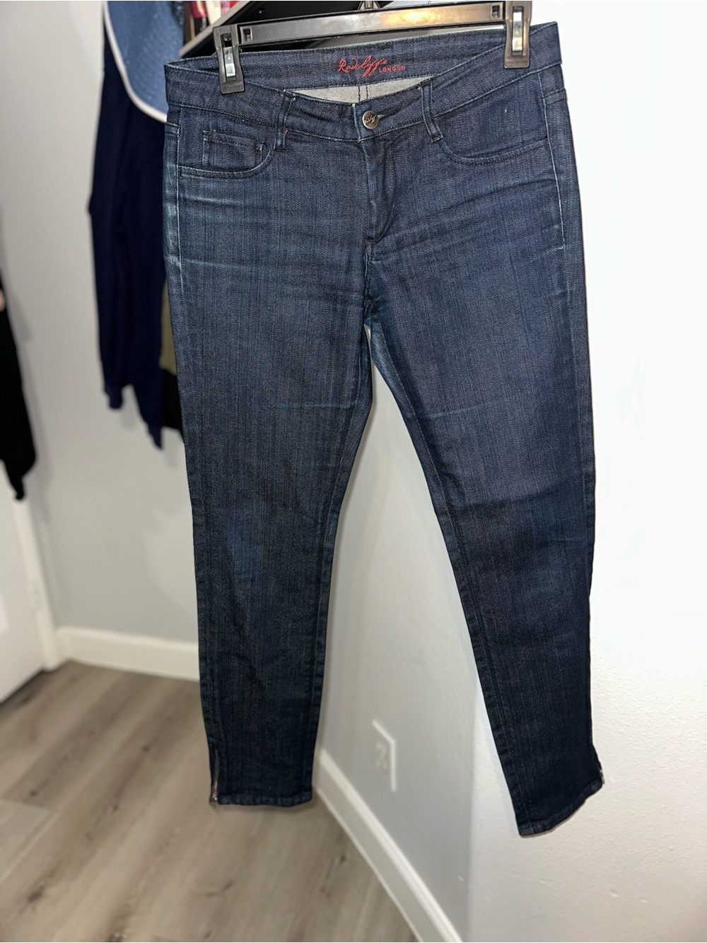Radcliffe London Women's Straight Leg Jeans in Dark Blue